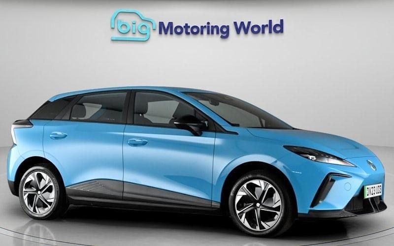 Begagnad MG MG4 EV SE 319 kW (435 HK) 2022 Blå Halvkombi