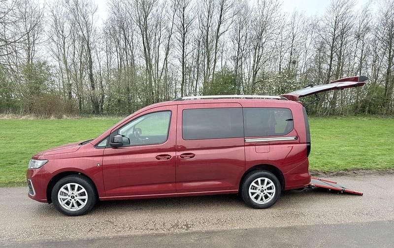 Used Ford Grand Tourneo Connect 2023 Red MPV