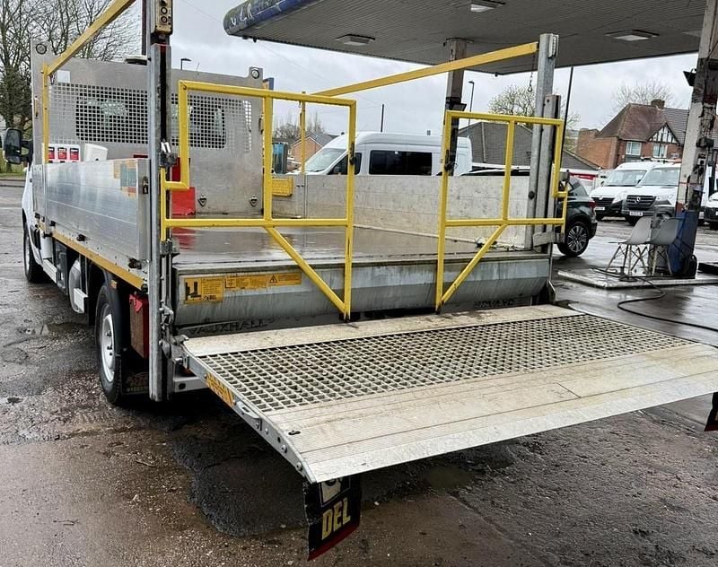 Used Vauxhall Movano 2018 White MPV