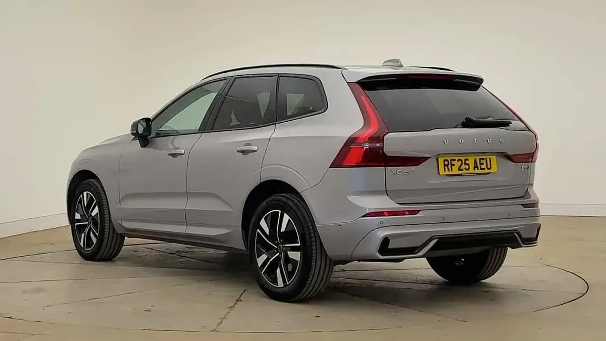 Used Volvo XC60 Plus 250 HP (183 kW) 2025 Aurora silver SUV