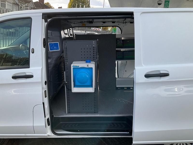 Used Mercedes Vito 140 HP (102 kW) 2019 White Van