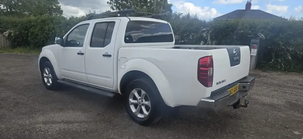 Usado Nissan Navara Tekna 190 HP (139 kW) 2013 Branco Pickup