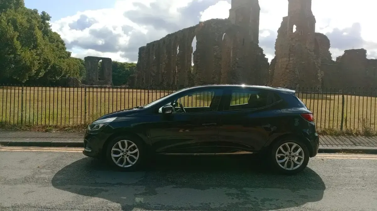 Used Renault Clio Dynamique 75 HP (55 kW) 2016 Black Hatchback