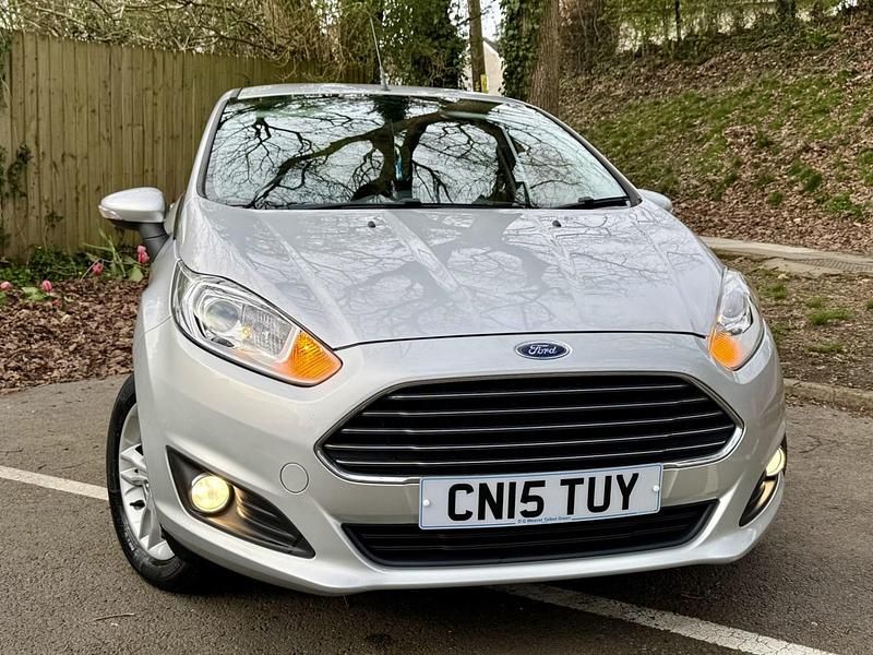 Used Ford Fiesta Zetec 2015 Silver Hatchback