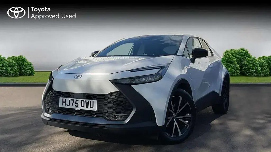 Used Toyota C-HR Design 140 HP (102 kW) 2025 White SUV