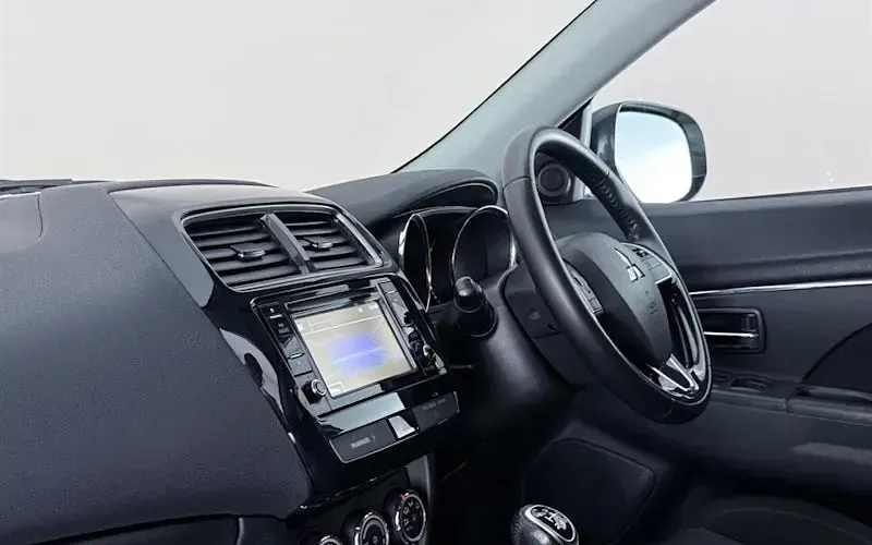 Used Mitsubishi ASX 117 HP (86 kW) 2018 White SUV