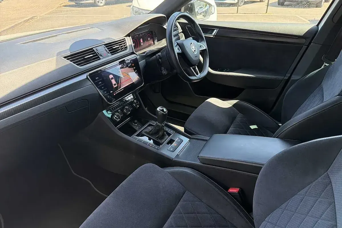 Used Skoda Superb SportlinePlus 187 HP (137 kW) 2020 Moon white metallic Hatchback