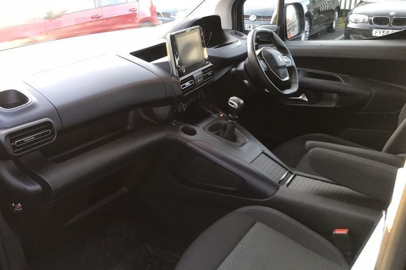 Used Peugeot Rifter Allure 130 HP (95 kW) 2019 Black MPV