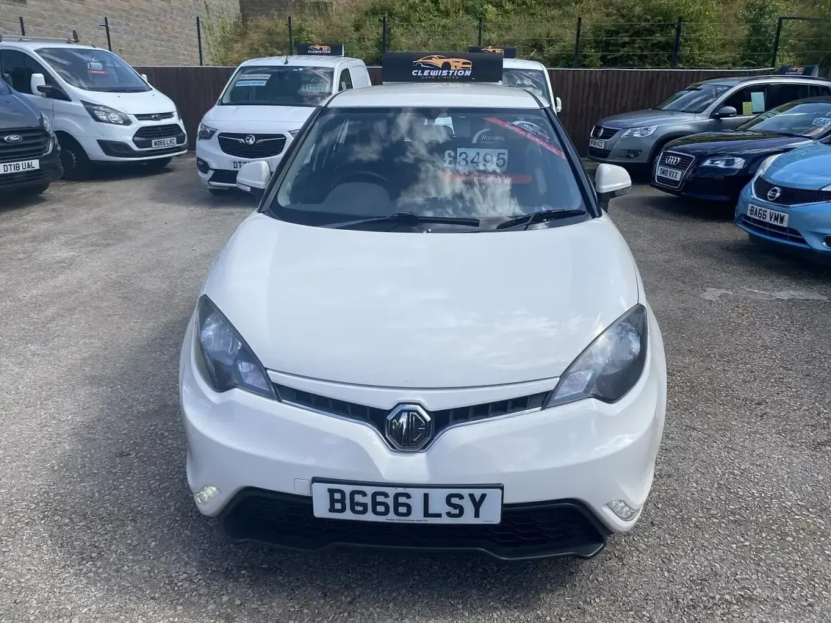 Used MG MG3 106 HP (77 kW) 2016 White Hatchback
