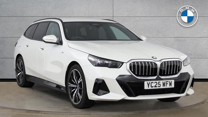 White Used 2025 BMW 520 M Sport Estate | £38,499 (Good price) - Image 1/4