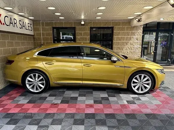 Used VW Arteon Elegance 237 HP (174 kW) 2017 Yellow Hatchback
