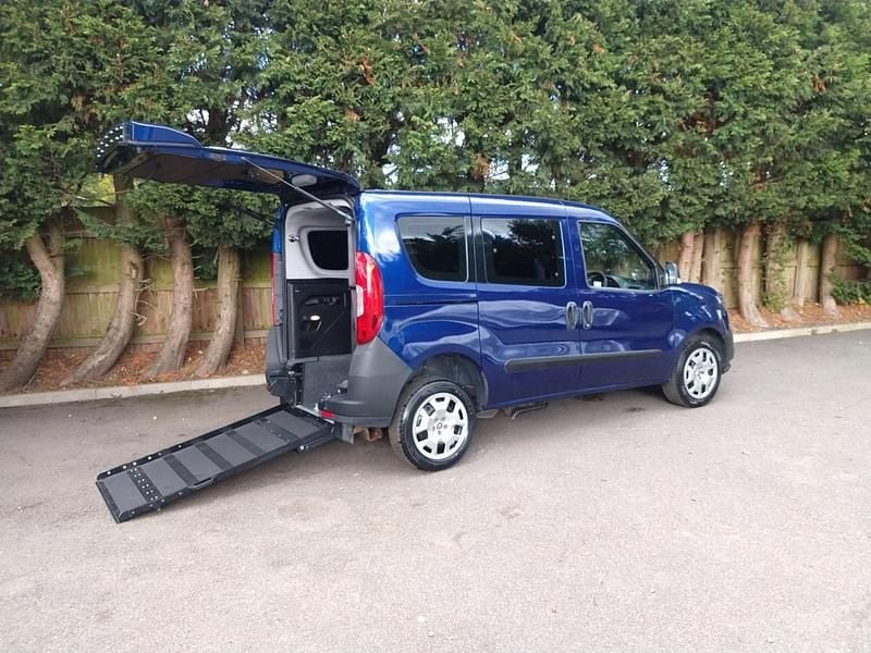 Blue Used 2018 Fiat Doblò Pop MPV | £8,595 (Fair price) - Image 1/4