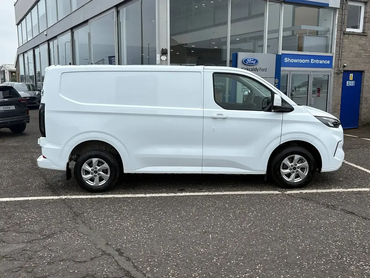 Used Ford Transit Custom Limited 136 HP (100 kW) 2024 White Van
