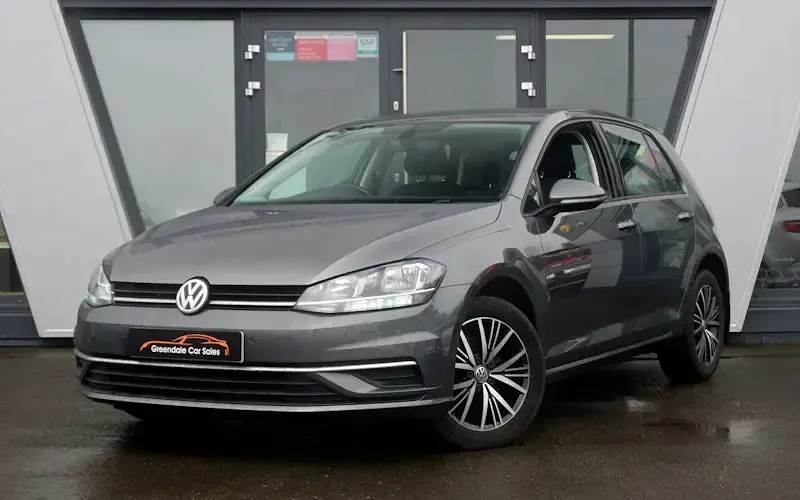 Used VW Golf VII SE 125 HP (91 kW) 2018 Hatchback