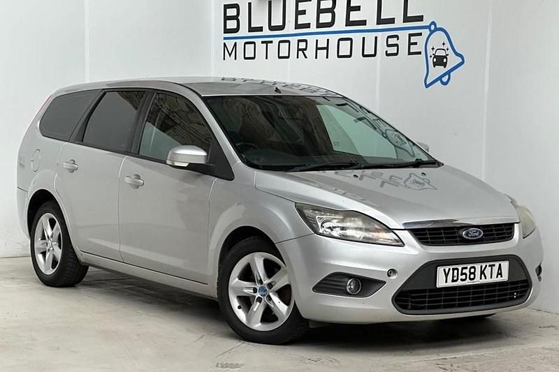 Silver Used 2008 Ford Focus Zetec Estate | £2,000 (Super price) - Image 1/1