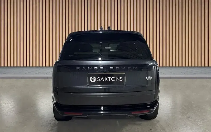 Used Land Rover Range Rover HSE 300 HP (220 kW) 2025 SUV