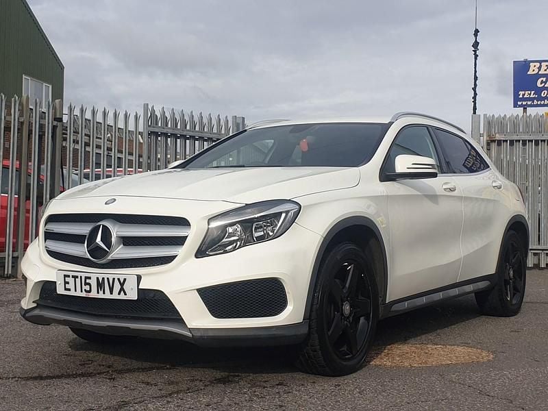 White Used 2015 Mercedes GLA200 AMG line SUV | £9,295 (Good price) - Image 1/4
