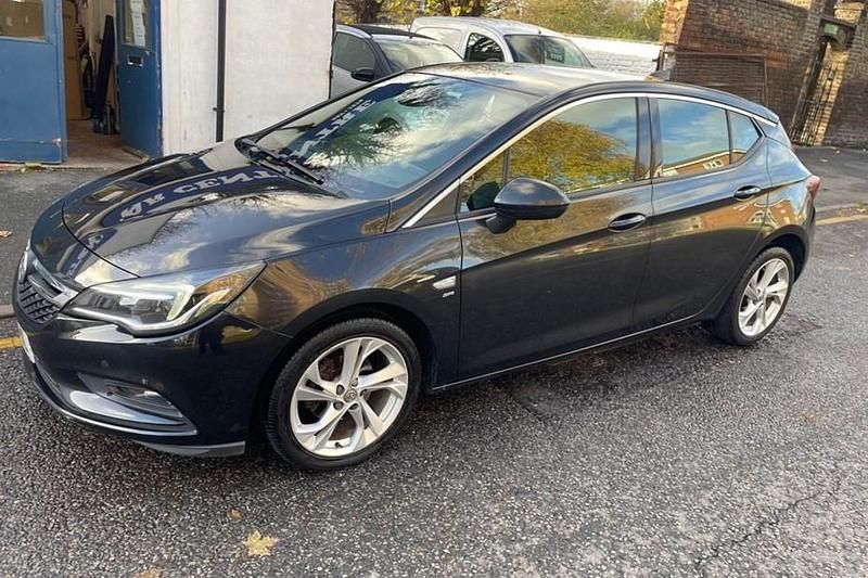 Used Vauxhall Astra SRi 150 HP (110 kW) 2016 Black Hatchback