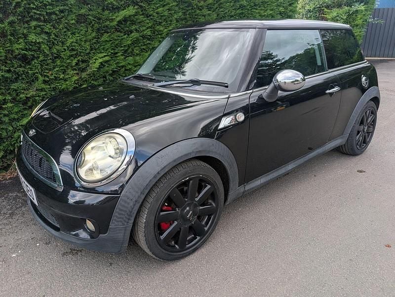 Black Used 2009 Mini Cooper S Hatch Hatchback | £4,995 (Good price) - Image 1/4