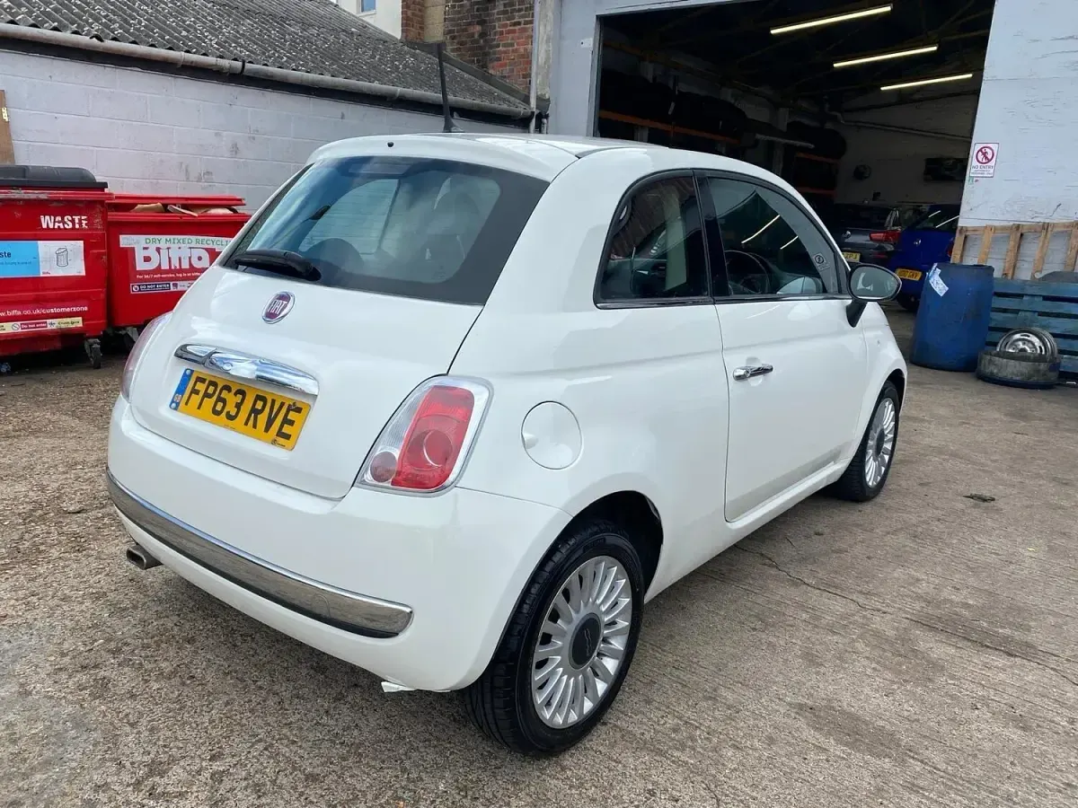 Used Fiat 500 Lounge 69 HP (50 kW) 2014 White Hatchback