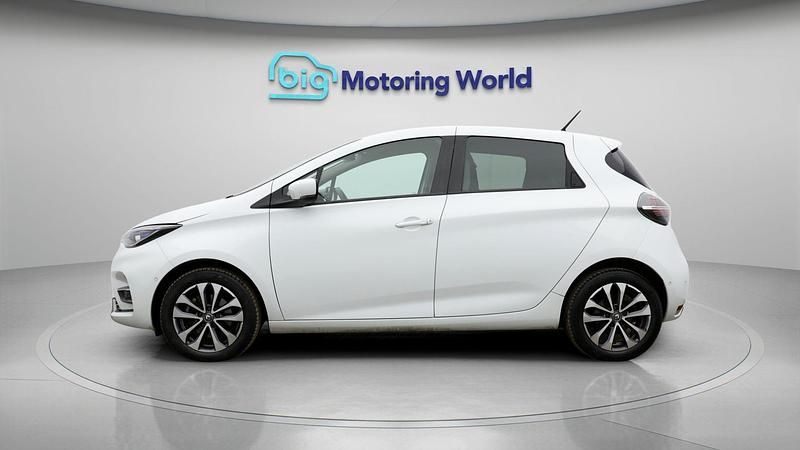 Used Renault Zoe GT-Line 100 kW (136 HP) 2022 White Hatchback