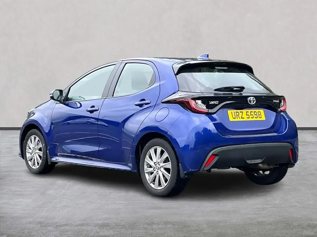 Used Toyota Yaris 116 HP (85 kW) 2023 Blue Hatchback