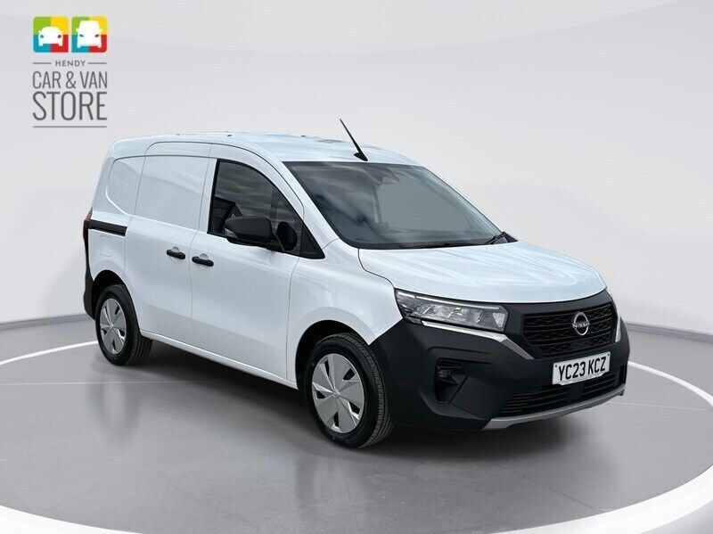 White Used 2023 Nissan Townstar Acenta MPV | £14,499 (Fair price) - Image 1/4