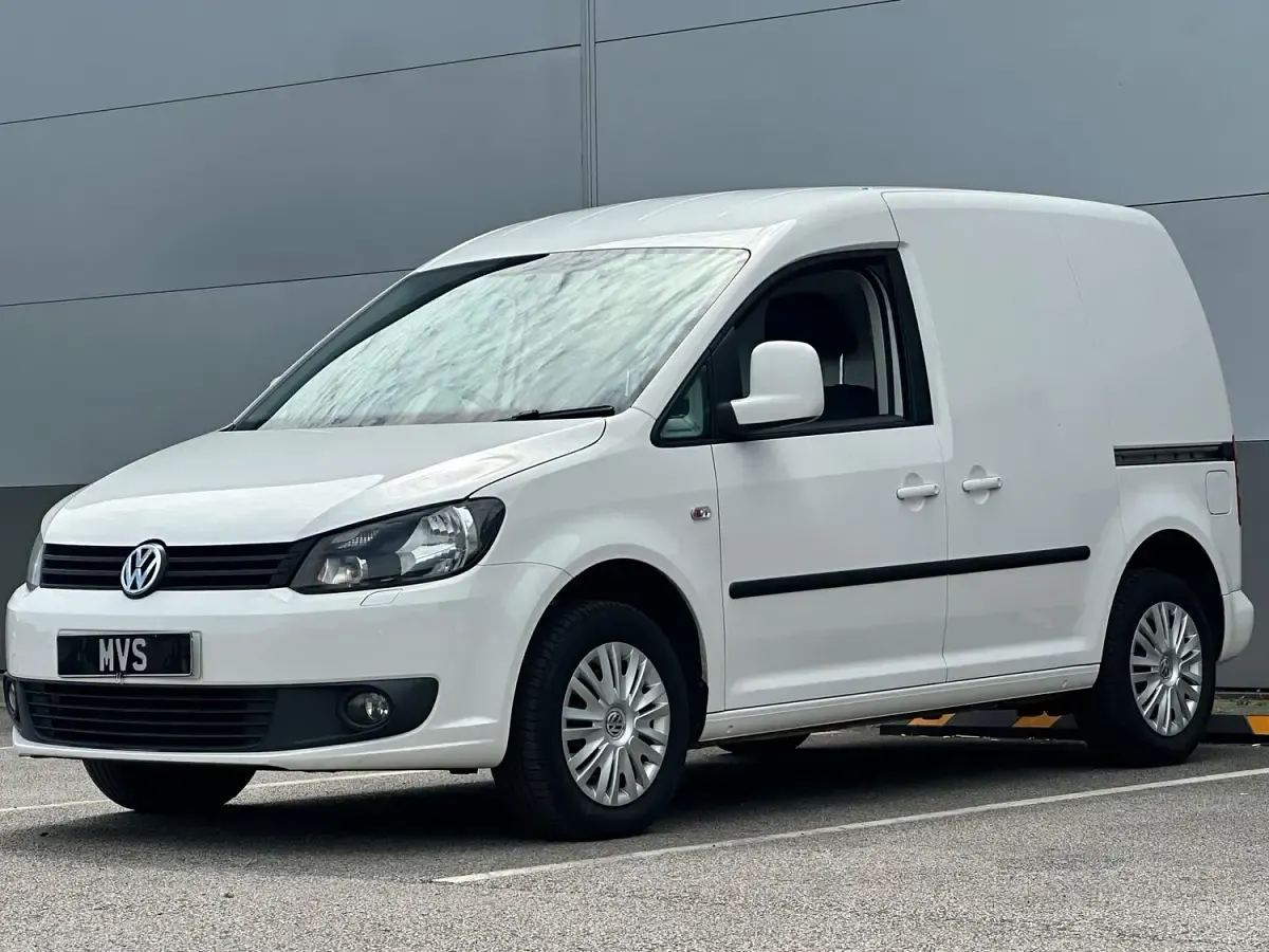 Used VW Caddy Trendline 102 HP (75 kW) 2015 White MPV