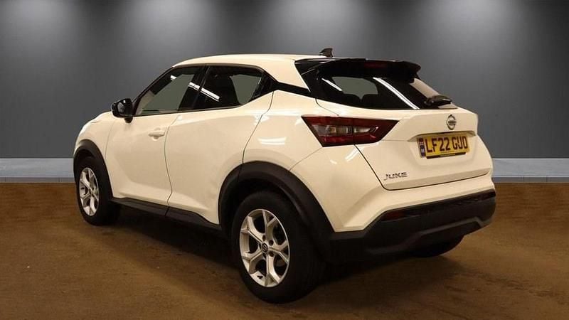 Used Nissan Juke N-Connecta 114 HP (83 kW) 2022 White SUV