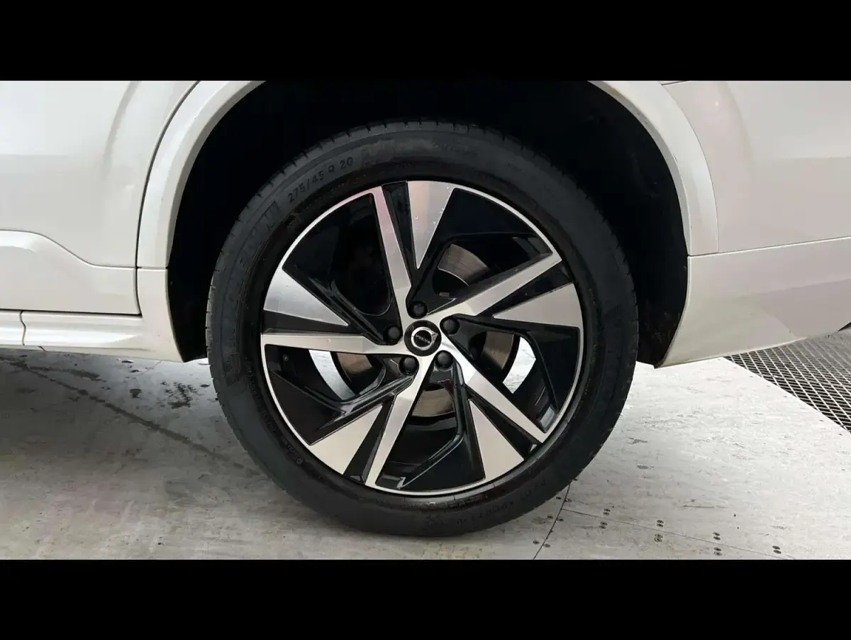 Used Volvo XC90 R-Design 235 HP (172 kW) 2022 White SUV