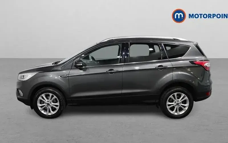 Käytetty Ford Kuga Titanium 150 HP (110 kW) 2018 Harmaa Katumaasturi