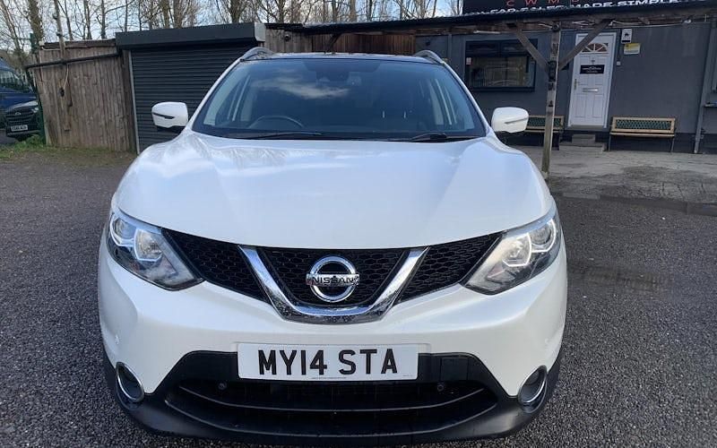 Used Nissan Qashqai N-Connecta 110 HP (80 kW) 2017 White SUV