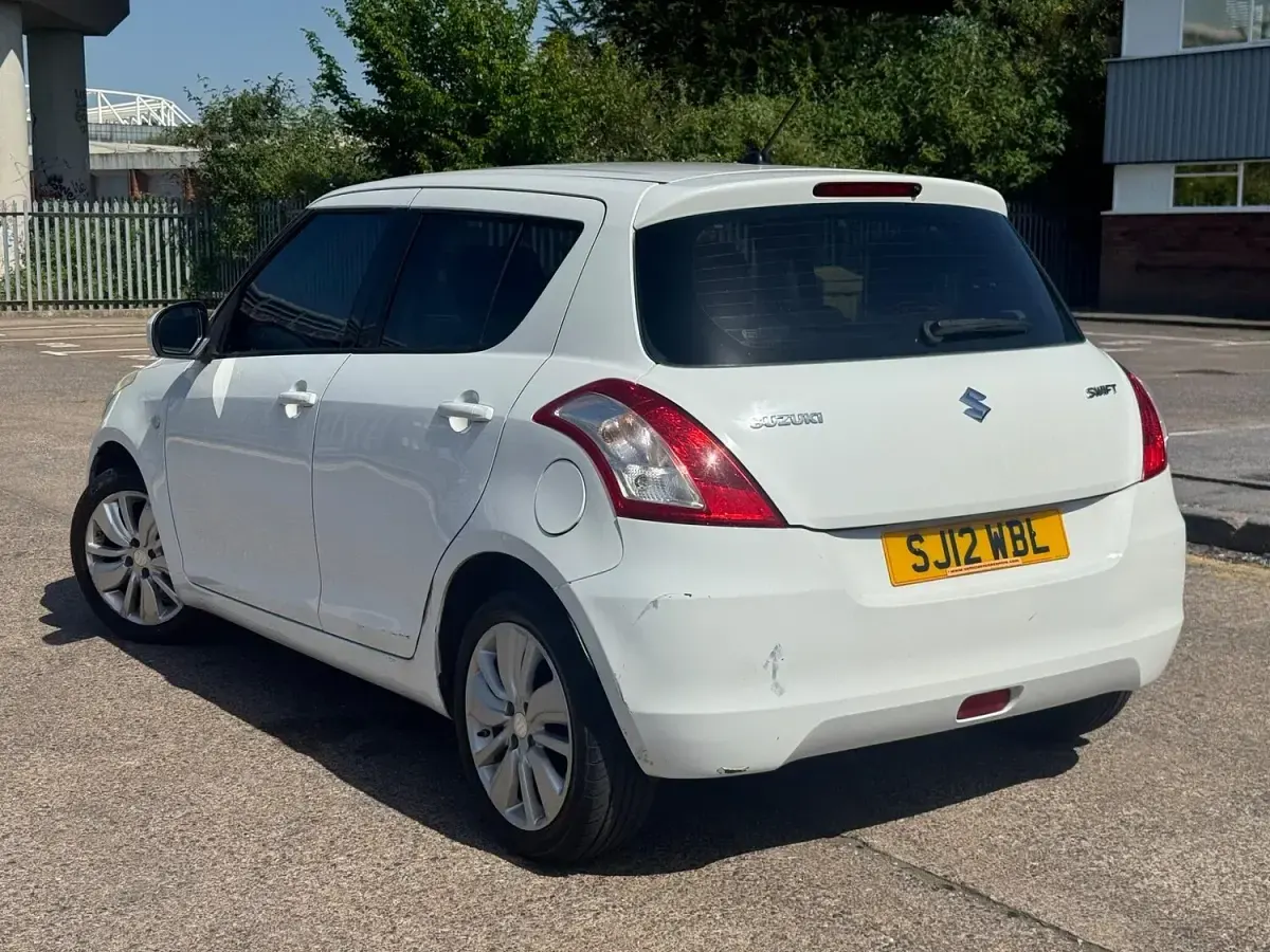 Used Suzuki Swift 94 HP (69 kW) 2012 White Hatchback