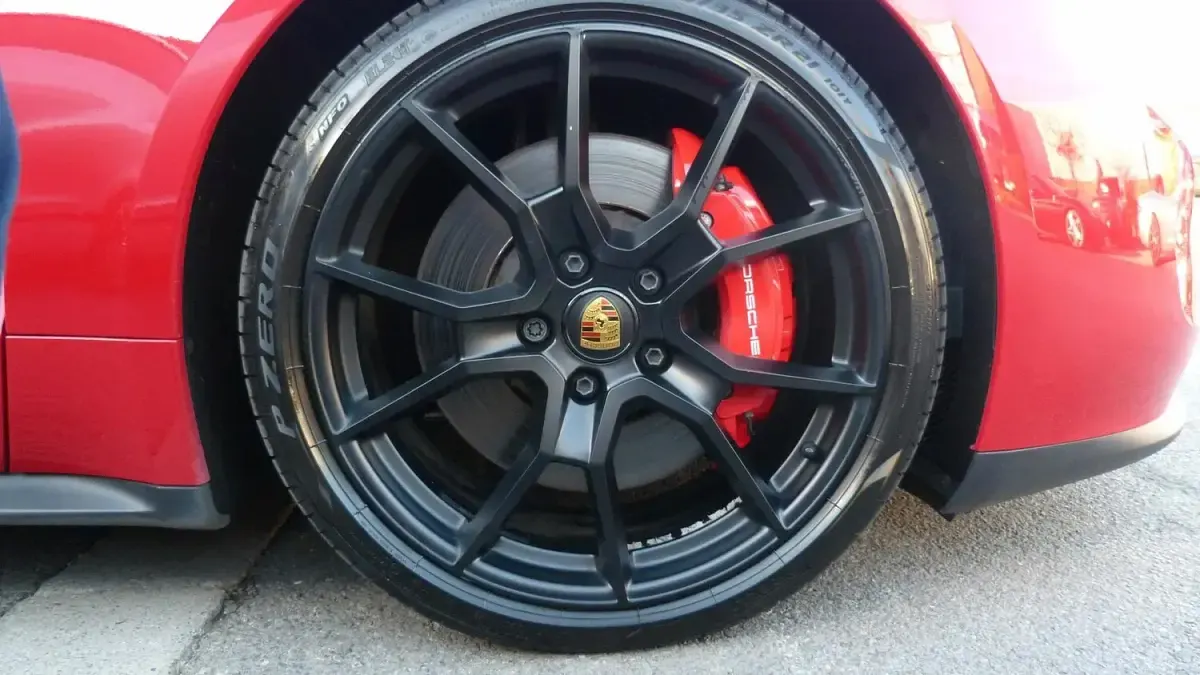 Used Porsche Taycan 439 kW (598 HP) 2022 Red Estate