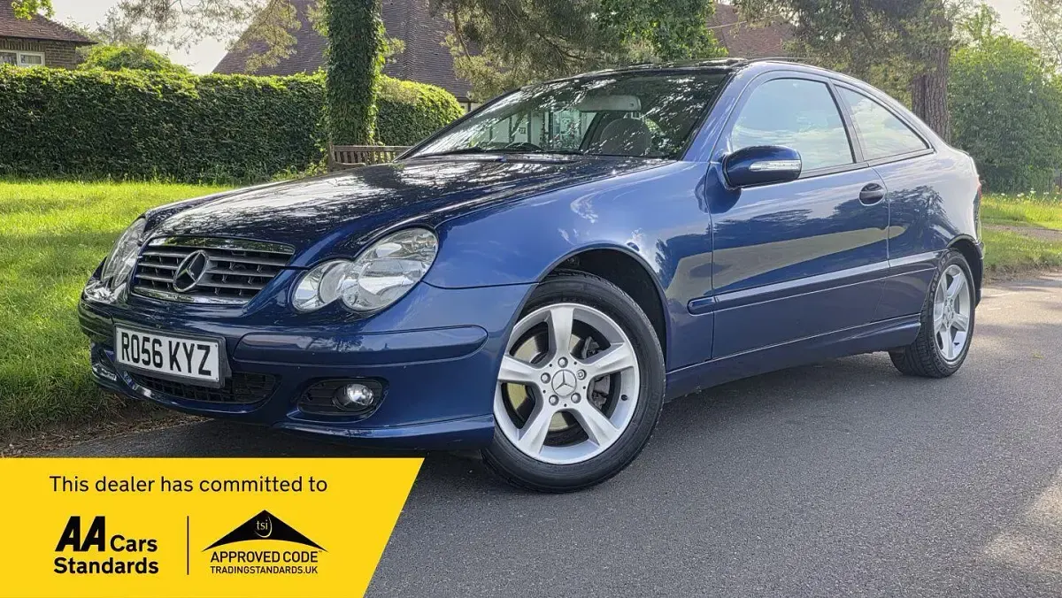 Used Mercedes C180 SE 143 HP (105 kW) 2006 Blue Coupe