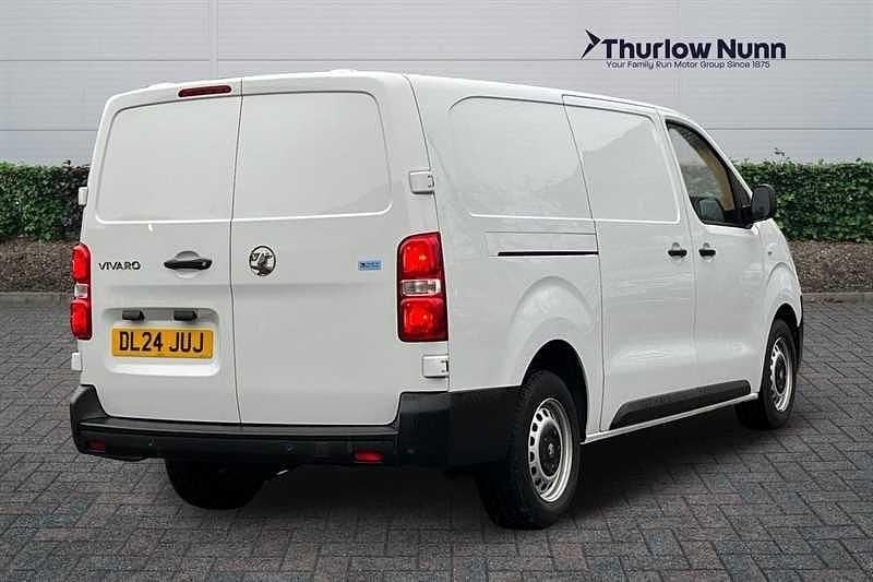 Used Vauxhall Vivaro 145 HP (106 kW) 2024 White MPV