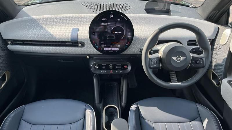 Used Mini Cooper SE Hatch 158 kW (215 HP) 2024 Black Hatchback