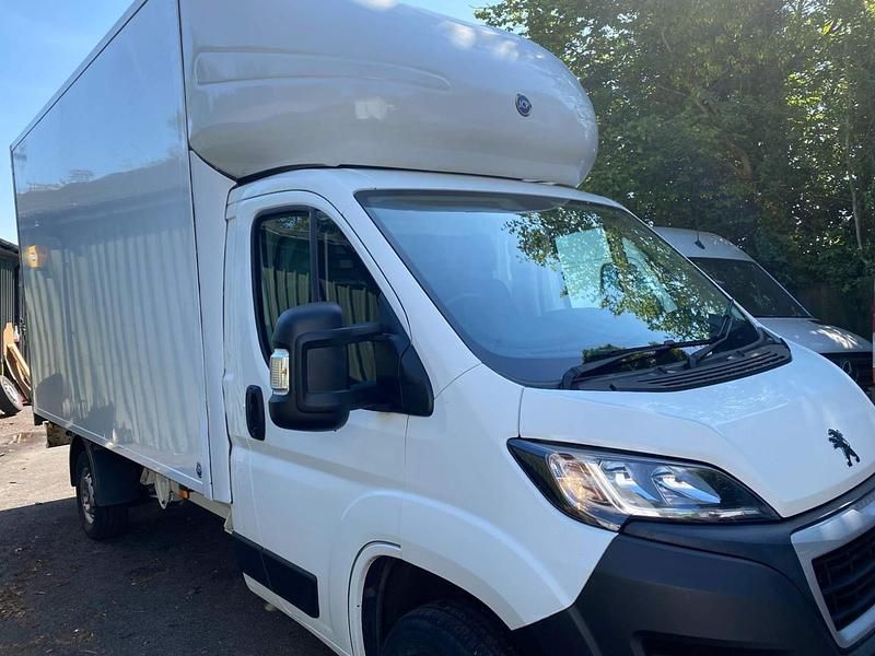 Used Peugeot Boxer Business-Line 165 HP (121 kW) 2020 White Van