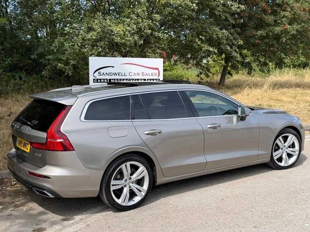 Used Volvo V60 Inscription 2019 Grey Estate