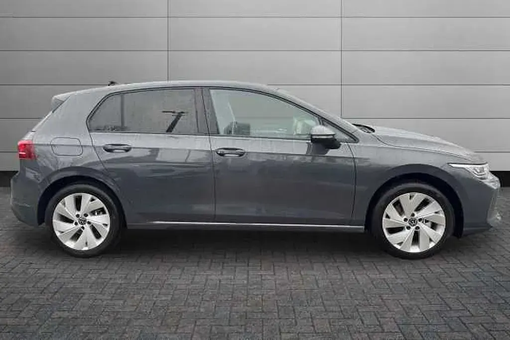 Second-hand VW Golf VIII Match 150 CP (110 kW) 2026 Gri Hatchback