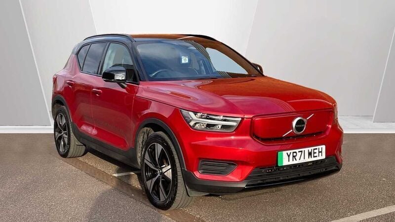 Red Used 2022 Volvo XC40 Core SUV | £19,490 (Fair price) - Image 1/3