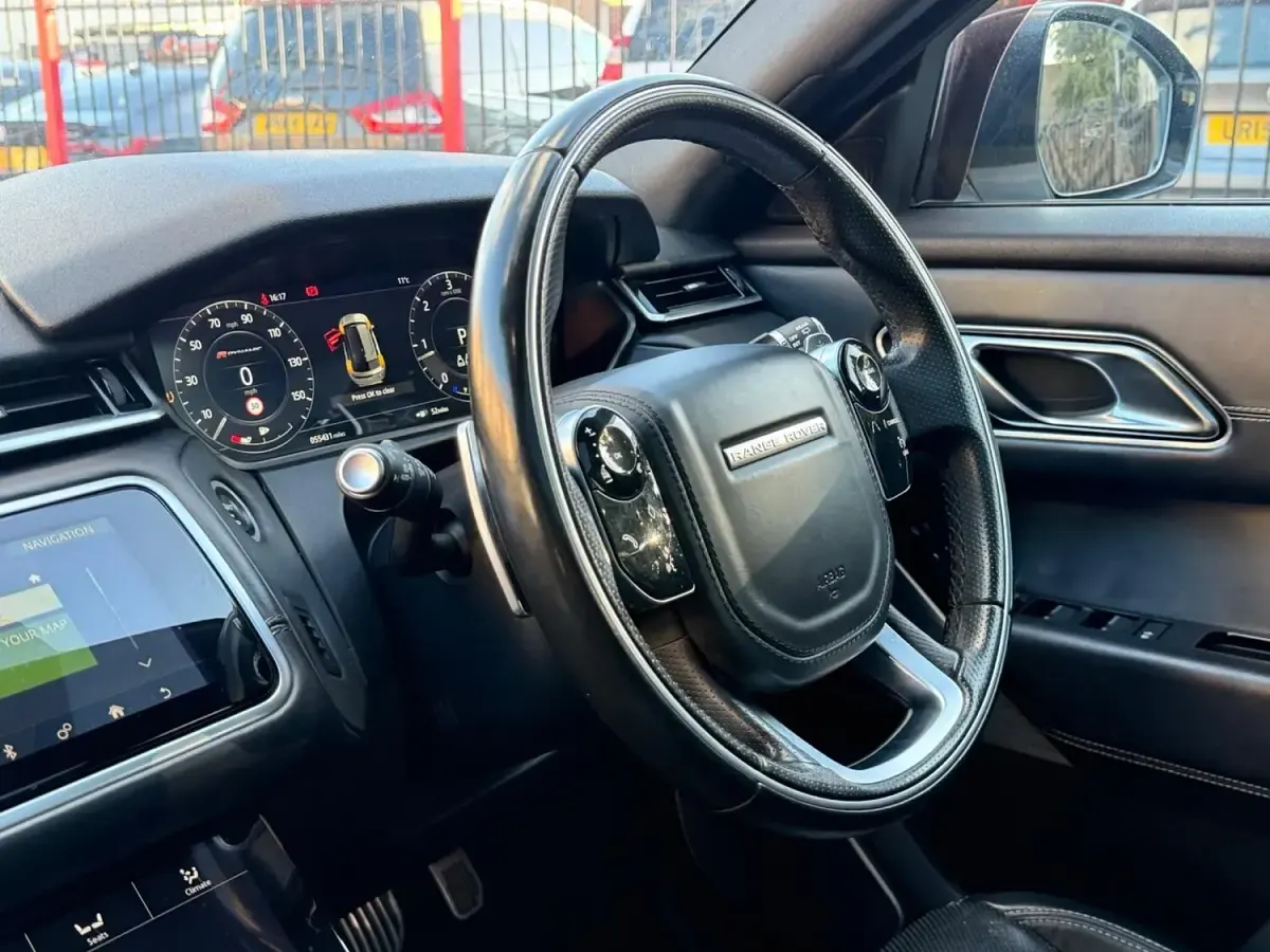 Used Land Rover Range Rover Velar SE Dynamic 240 HP (176 kW) 2018 White SUV