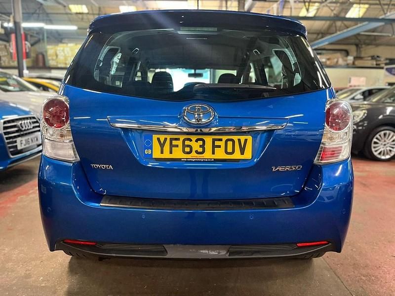 Used Toyota Verso 147 HP (108 kW) 2013 Blue MPV