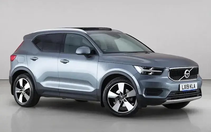 Used Volvo XC40 Momentum 190 HP (139 kW) 2019 SUV