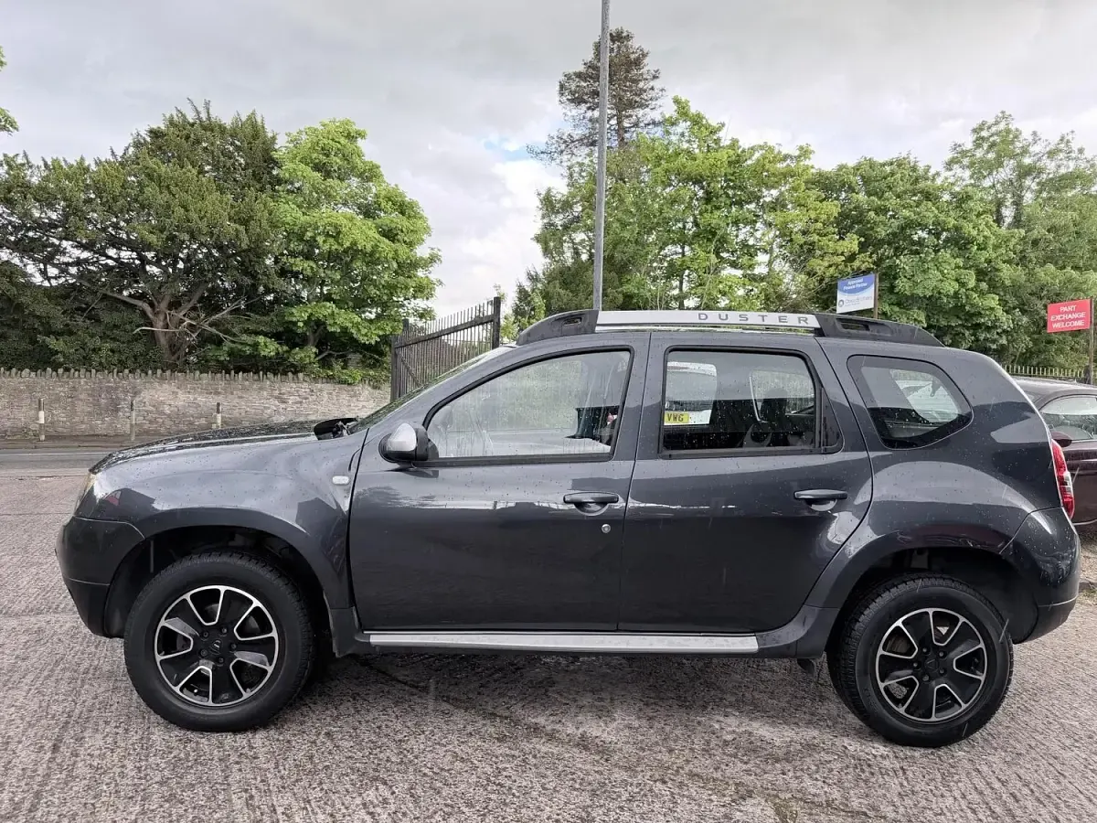 Usado Dacia Duster Prestige 110 CV (80 kW) 2016 Gris SUV