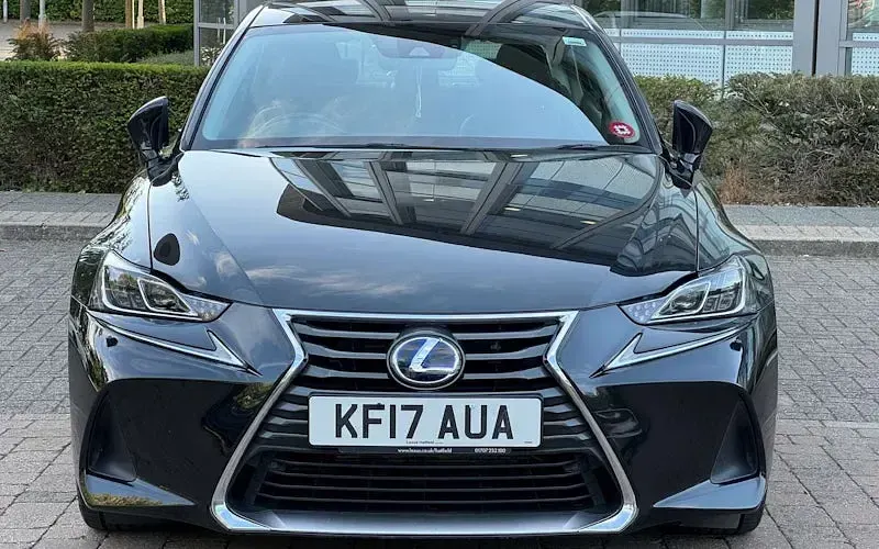 Used Lexus IS300h 223 HP (164 kW) 2017 Black Sedan