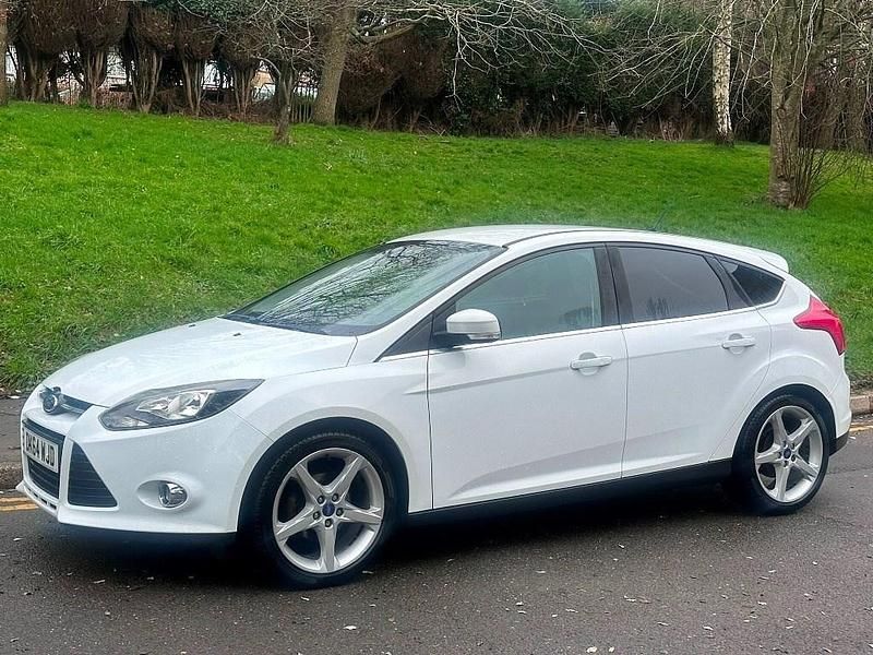 Used Ford Focus Titanium 125 HP (91 kW) 2014 White Hatchback