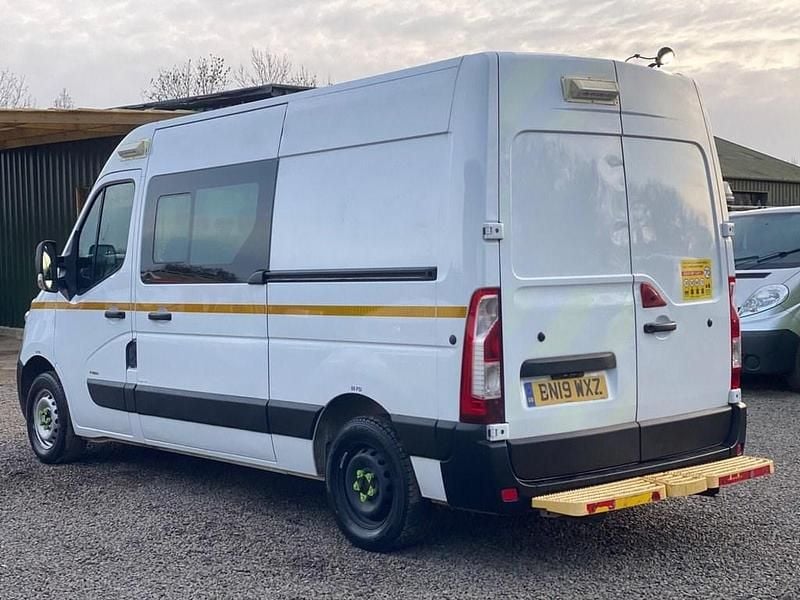 Used Vauxhall Movano 130 HP (95 kW) 2019 White MPV