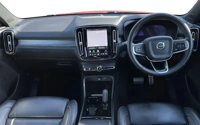 Used Volvo XC40 Pro 300 kW (408 HP) 2021 Red SUV