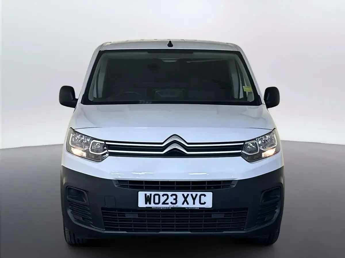 Used Citroën Berlingo 100 HP (73 kW) 2023 White MPV